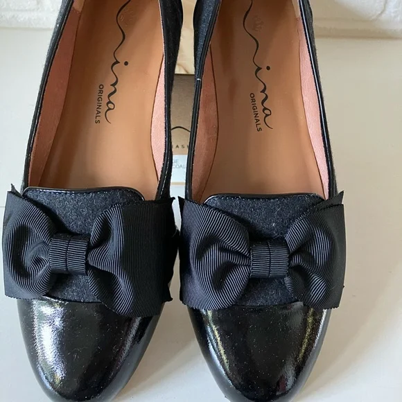 Timeless Nina Black Patent and Wool Bow Loafers size 8 - Picture 2 of 6